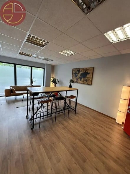 Bureau dans Montrabé à louer - Photo intérieure – Image 2 sur 5
