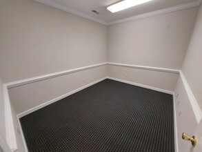 1310 SE Maynard Rd, Cary, NC à louer Photo intérieure– Image 1 sur 2