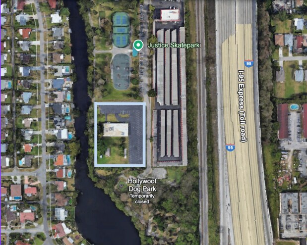 600 Knights Rd, Hollywood, FL à vendre - Photo de l’immeuble – Image 2 sur 12