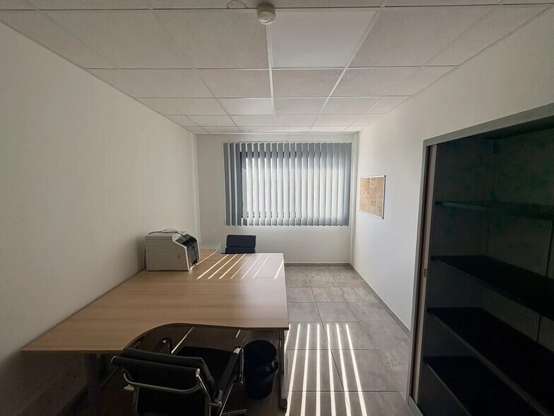 Bureau dans Salon-de-Provence à louer - Photo intérieure – Image 1 sur 5
