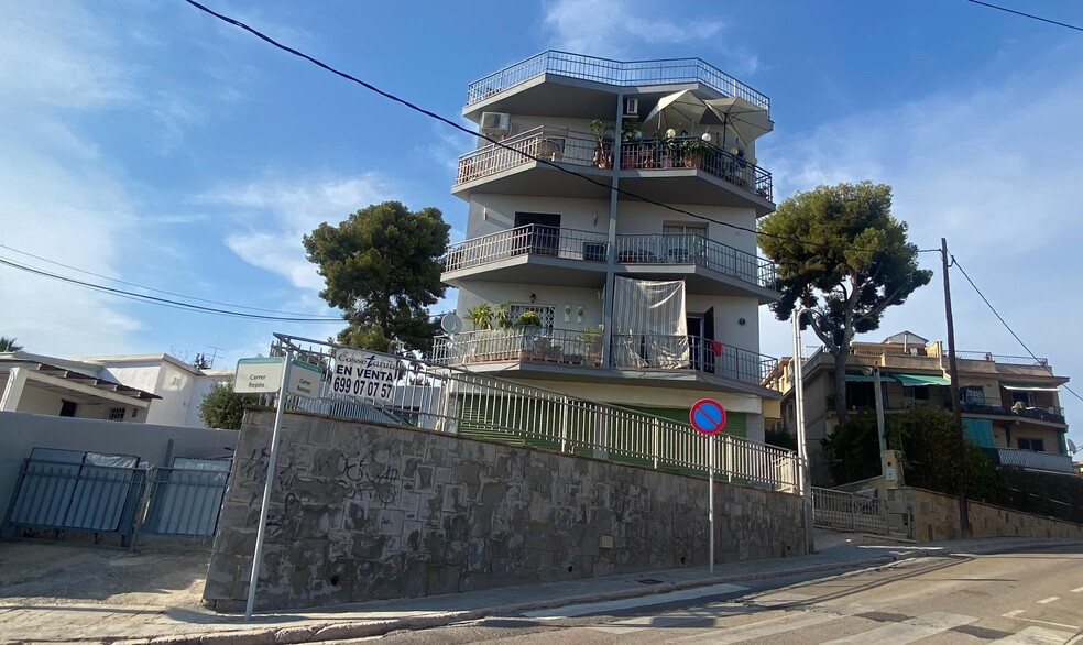 Immeuble residentiel dans Calafell, Tarragona à vendre - Photo principale – Image 1 sur 8
