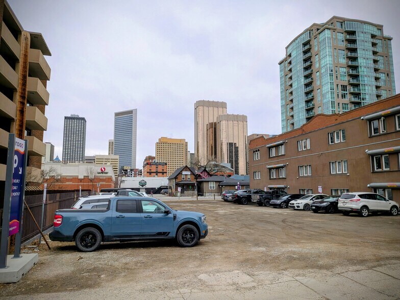 805 12 Av SW, Calgary, AB à vendre - Photo de l’immeuble – Image 2 sur 5