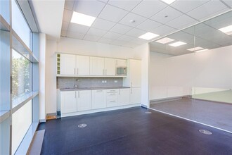 1 Cranmore Dr, Solihull à louer Photo intérieure– Image 1 sur 5