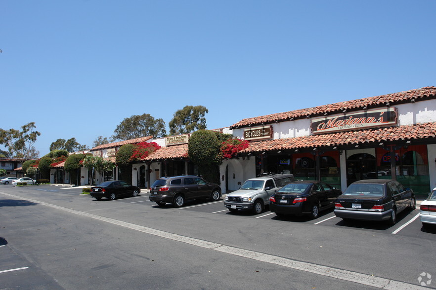 315 W Channel Islands Blvd, Port Hueneme, CA à louer - Photo de l’immeuble – Image 2 sur 3