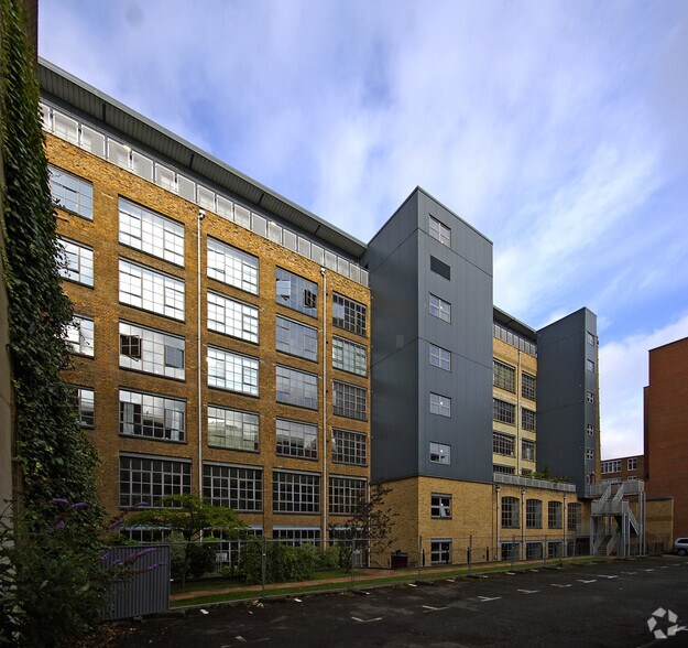 7 Shepherdess Pl, Londres à louer - Photo de l’immeuble – Image 2 sur 5