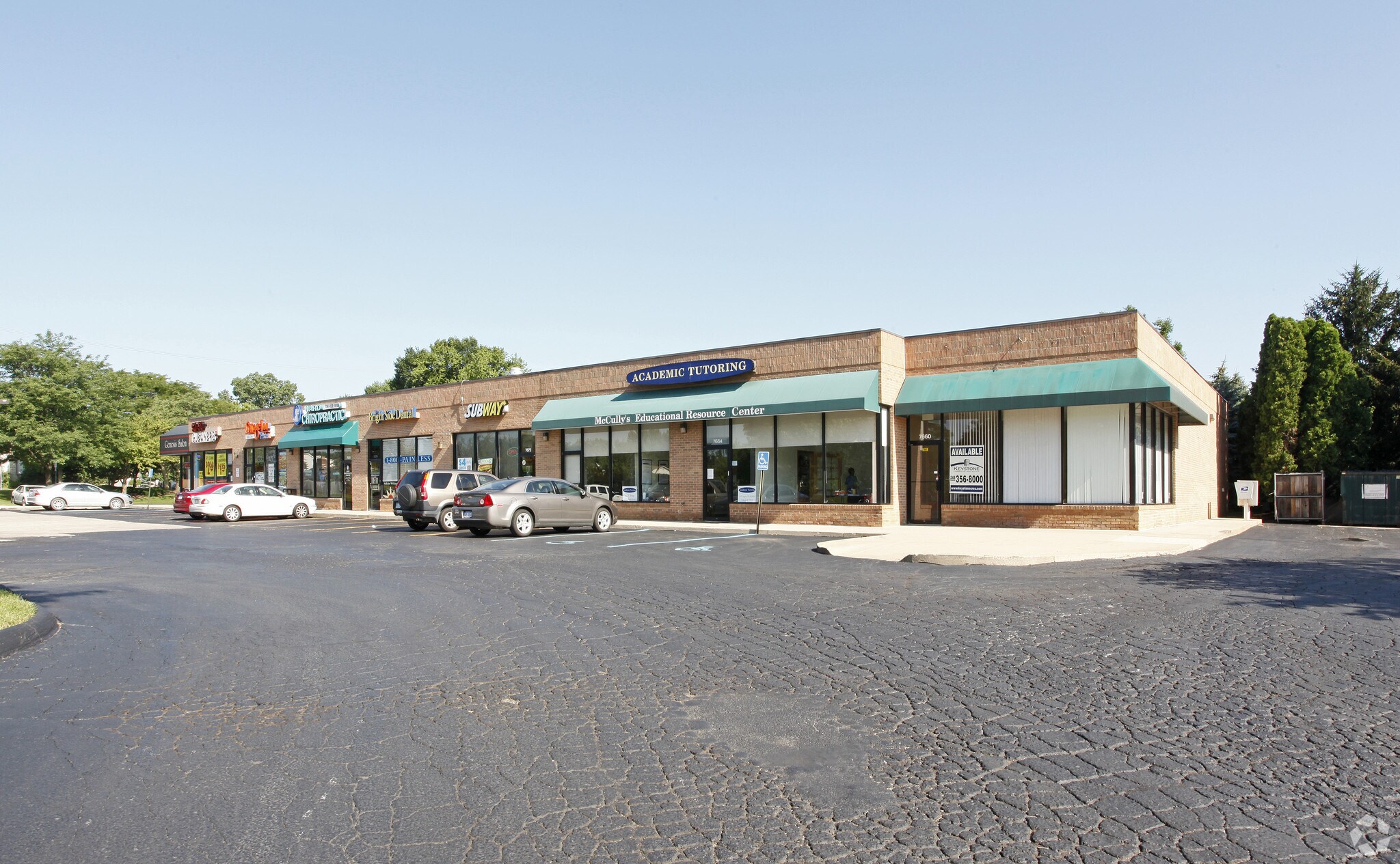7660-7692 N Canton Center Rd, Canton Township, MI à louer Photo de l’immeuble– Image 1 sur 10