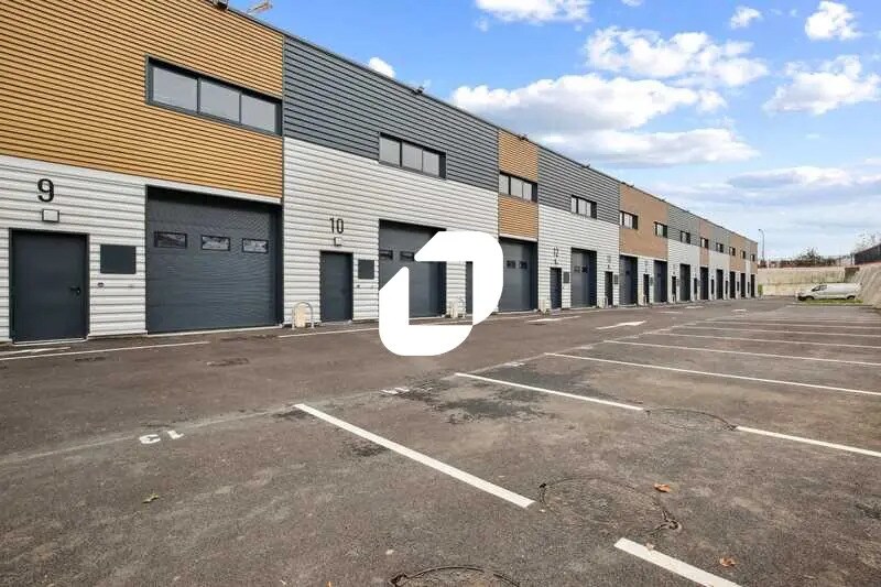 Local d’activités dans Épinay-sur-Seine à louer - Photo de l’immeuble – Image 1 sur 14