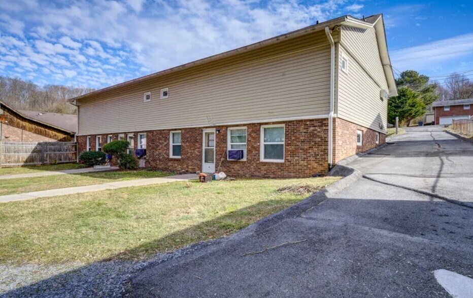 105 Brookfield Dr, Kingsport, TN à vendre - Photo de l’immeuble – Image 2 sur 17