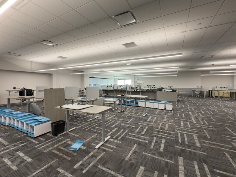 955 US Highway 9, South Amboy, NJ à vendre - Photo intérieure – Image 3 sur 14