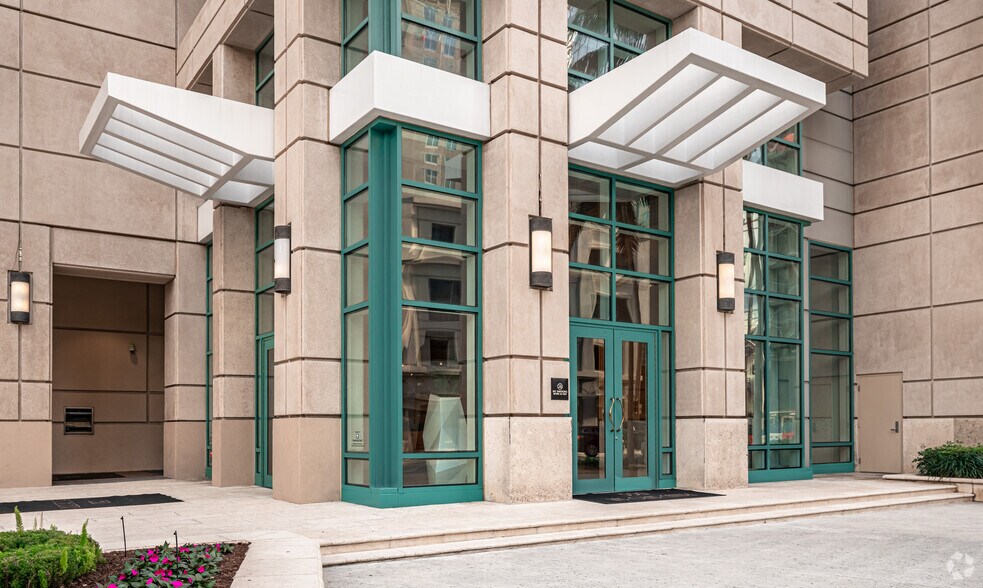 350 E Las Olas Blvd, Fort Lauderdale, FL à vendre - Photo de l’immeuble – Image 2 sur 38