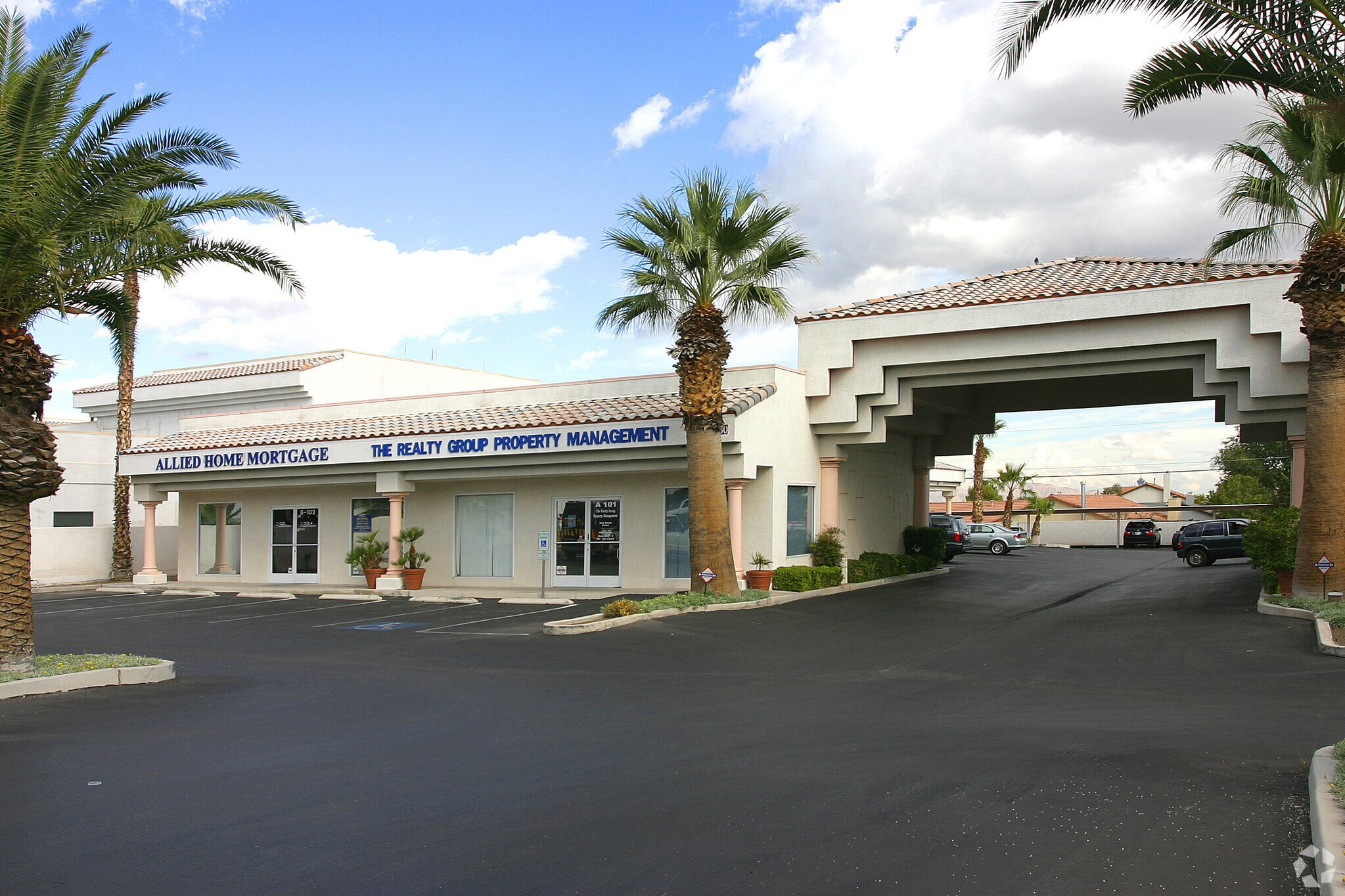 2660 S Rainbow Blvd, Las Vegas, NV à louer Photo de l’immeuble– Image 1 sur 13