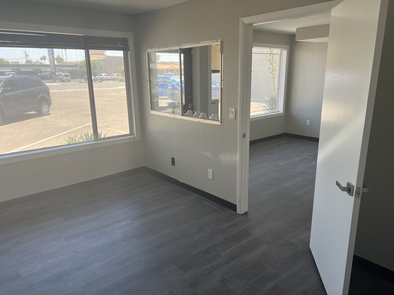 15202 N Cave Creek Rd, Phoenix, AZ à louer - Photo de l’immeuble – Image 3 sur 6