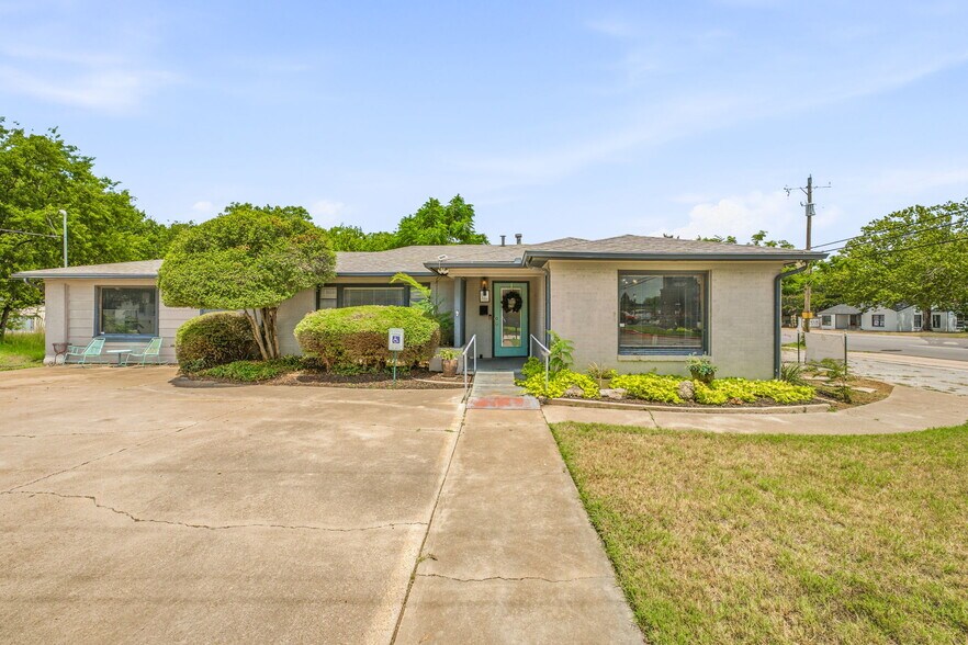 416 S Morgan St, Granbury, TX à vendre - Photo de l’immeuble – Image 2 sur 30