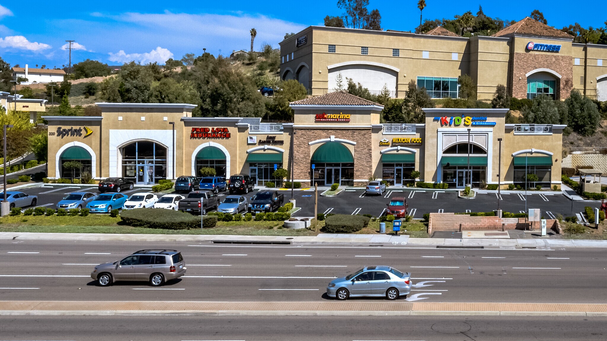 Sycamore Ave, Vista, CA à louer Photo de l’immeuble– Image 1 sur 7