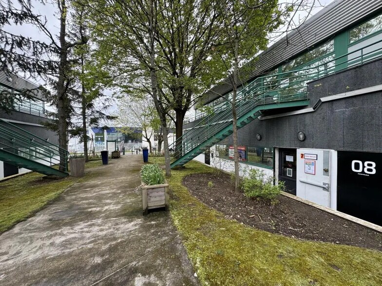 Bureau dans Taverny à louer - Photo de l’immeuble – Image 3 sur 4
