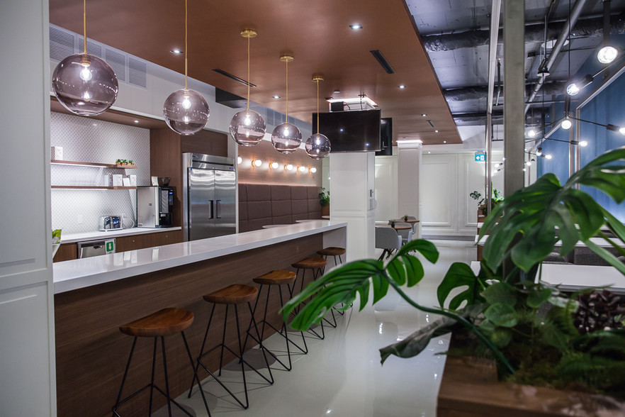 77 Bloor St W, Toronto, ON à louer - Photo de l’immeuble – Image 1 sur 2