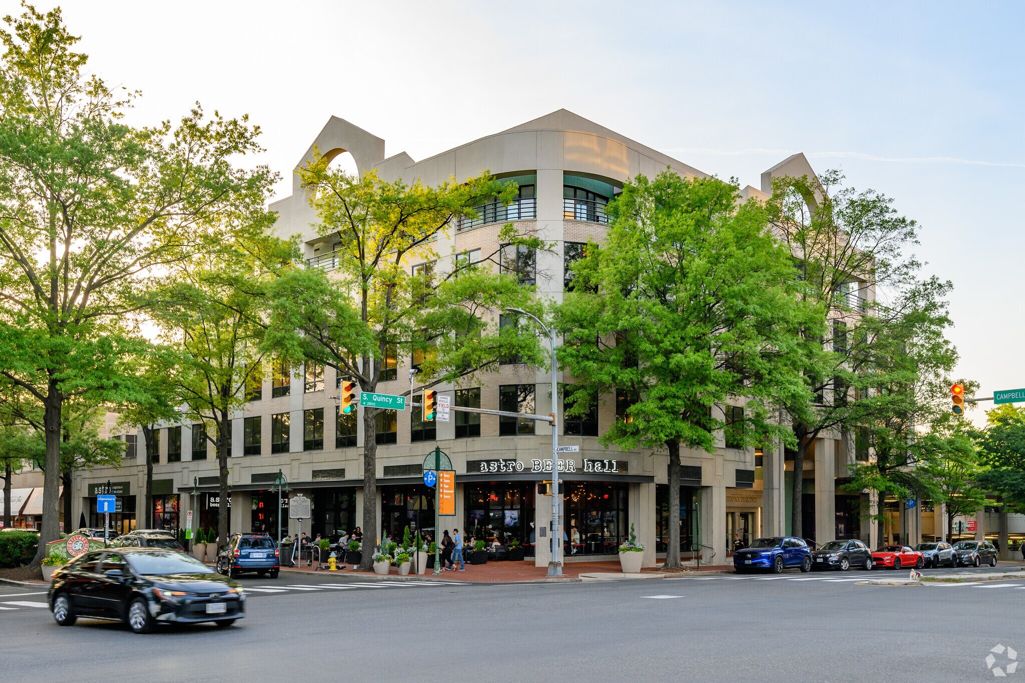 2700 S Quincy St, Arlington, VA à louer Photo principale– Image 1 sur 9