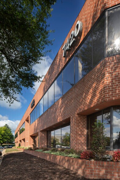 7420 Fullerton Rd, Springfield, VA à louer - Photo de l’immeuble – Image 3 sur 7