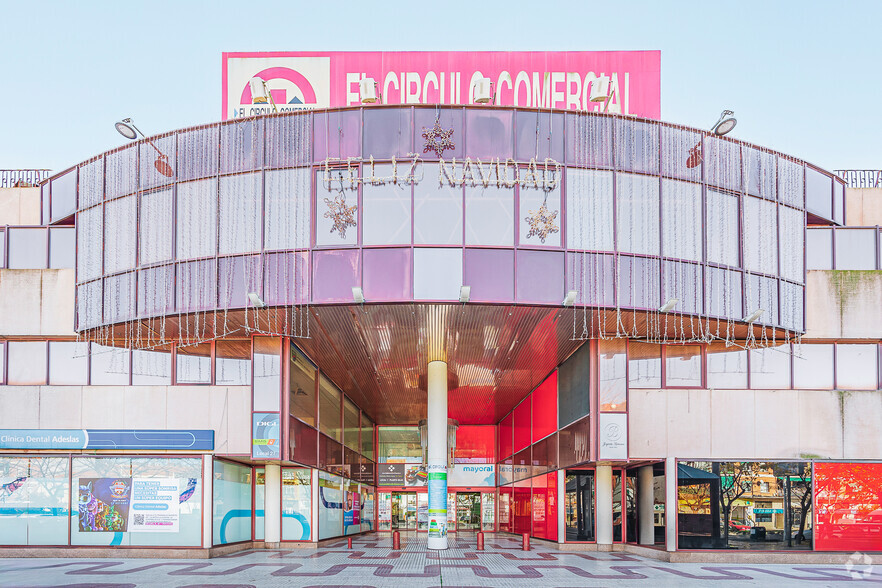 Avenida de la Constitución, 88, Torrejón de Ardoz, Madrid à louer - Photo de l’immeuble – Image 1 sur 4