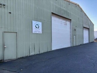 Plus de détails pour 12700 SW Hall Blvd, Tigard, OR - Industriel/Logistique à louer