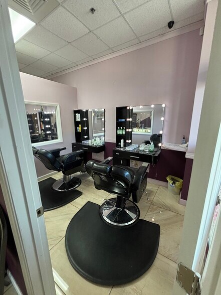 4925 W Market St, Greensboro, NC à louer - Photo de l’immeuble – Image 3 sur 18