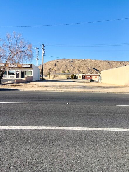 29 Palms Highway, Yucca Valley, CA à vendre - Photo principale – Image 3 sur 6