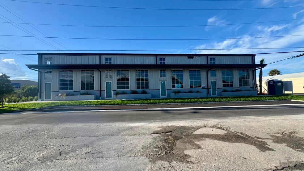 301 Florida Ave, Fort Pierce, FL à louer - Photo de l’immeuble – Image 2 sur 9