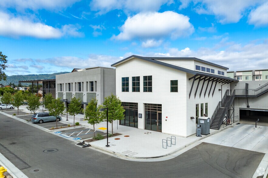 14220 Walker St, Los Gatos, CA à louer - Photo de l’immeuble – Image 1 sur 3
