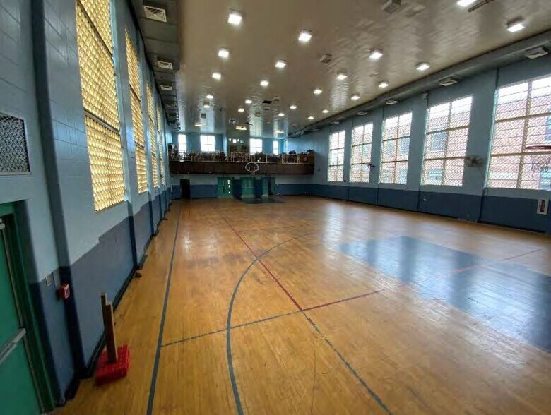 3600 Claremont St, Baltimore, MD à vendre - Photo de l’immeuble – Image 3 sur 8