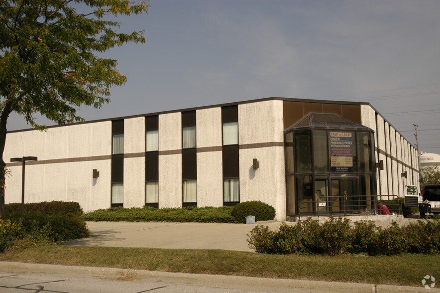 3850 Clearview Ct, Gurnee, IL à louer - Photo de l’immeuble – Image 2 sur 7
