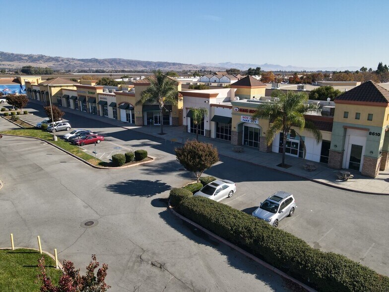 8610-8660 San Ysidro Ave, Gilroy, CA à louer - Photo de l’immeuble – Image 2 sur 8