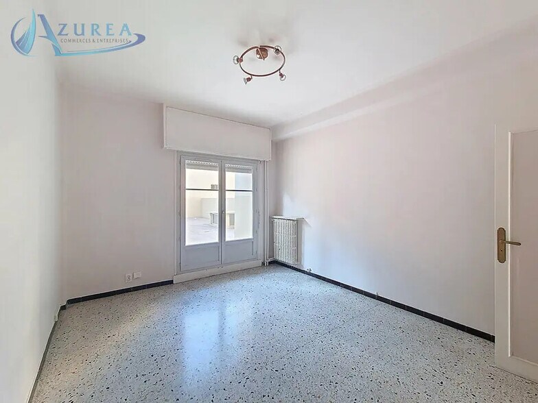 Bureau dans Nice à louer - Photo de l’immeuble – Image 2 sur 6