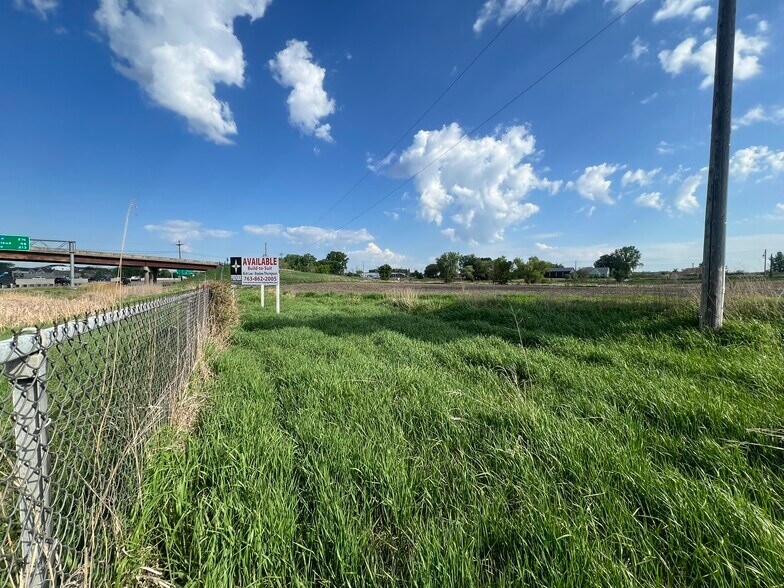XXX Territorial Rd & Brockton ln, Osseo, MN à louer - Photo de l’immeuble – Image 3 sur 7