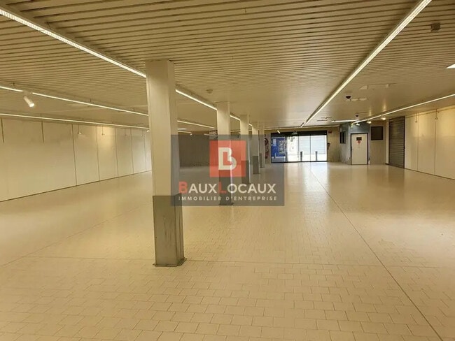 Plus de détails pour Local commercial à louer