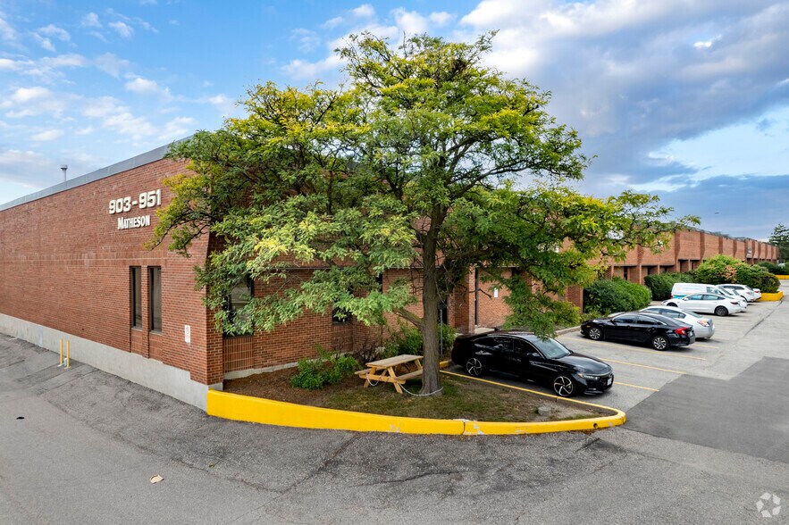 903-951 Matheson Blvd E, Mississauga, ON à louer - Photo principale – Image 1 sur 7