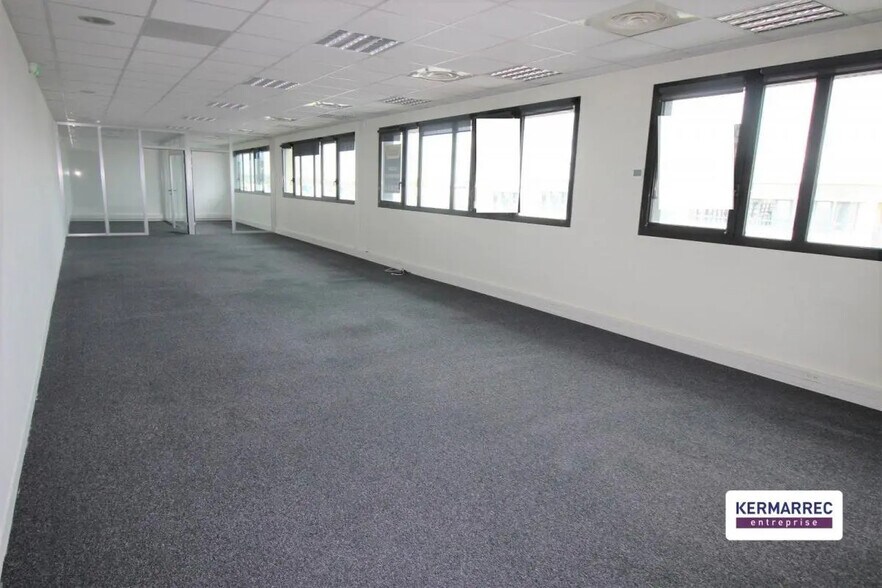 Bureau dans Saint-Grégoire à vendre - Photo de l’immeuble – Image 2 sur 9