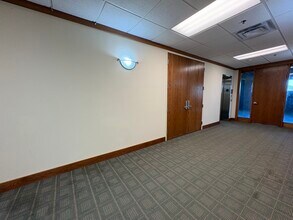 450-480 E Roosevelt Rd, West Chicago, IL à louer Photo intérieure– Image 2 sur 11