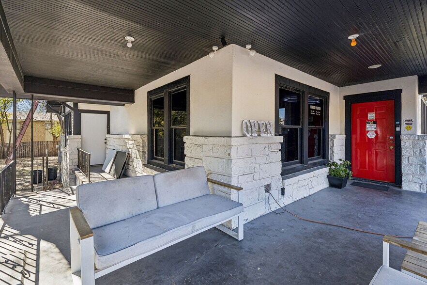 2135 Bandera, San Antonio, TX à vendre - Photo de l’immeuble – Image 2 sur 11