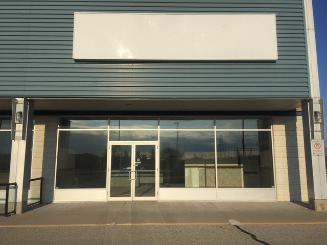 1375 London Rd, Sarnia, ON à louer - Photo de l’immeuble – Image 2 sur 24