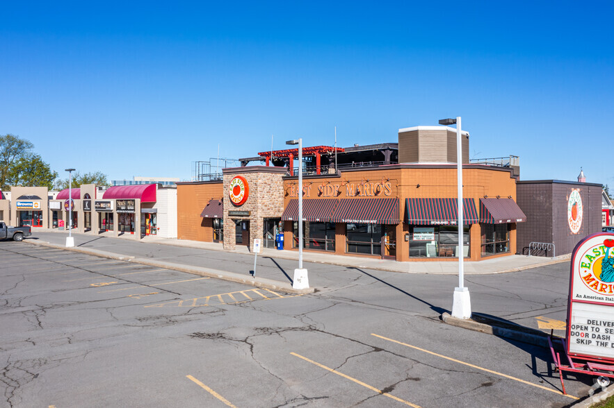 1861 Robertson Rd, Ottawa, ON à louer - Photo de l’immeuble – Image 2 sur 4