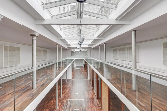 Plus de détails pour 61 Rue Meslay, Paris - Bureau à louer