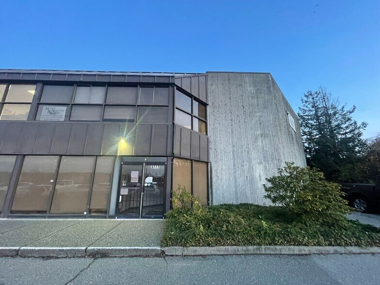 3777 Marine Way, Burnaby, BC à louer - Photo de l’immeuble – Image 3 sur 5