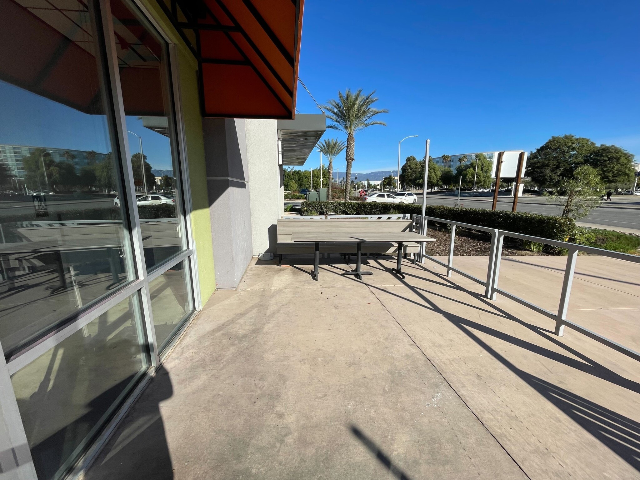 301 N Pepper Ave, Colton, CA à louer Photo de l’immeuble– Image 1 sur 54