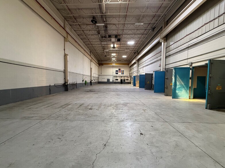 7500 Shadwell Dr, Roanoke, VA à louer - Photo de l’immeuble – Image 3 sur 12