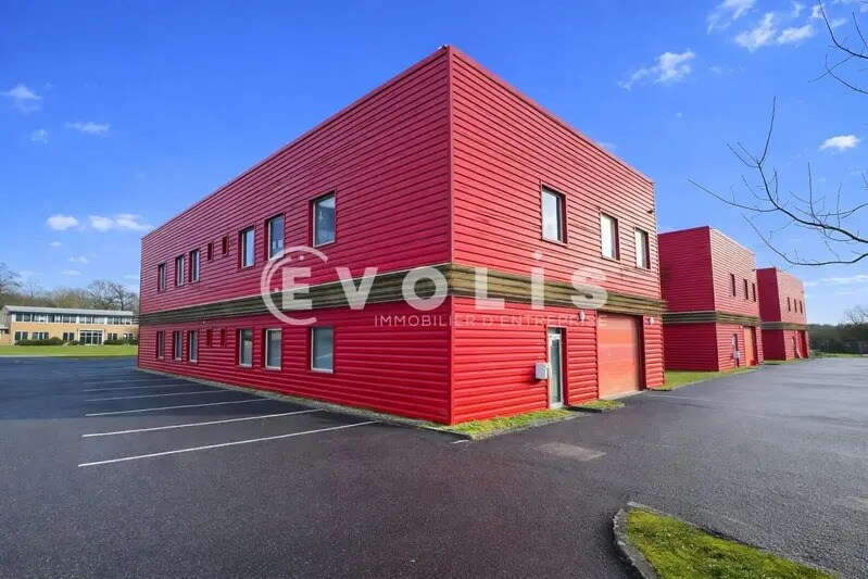 Local d’activités dans Champs-sur-Marne à louer - Photo de l’immeuble – Image 1 sur 6