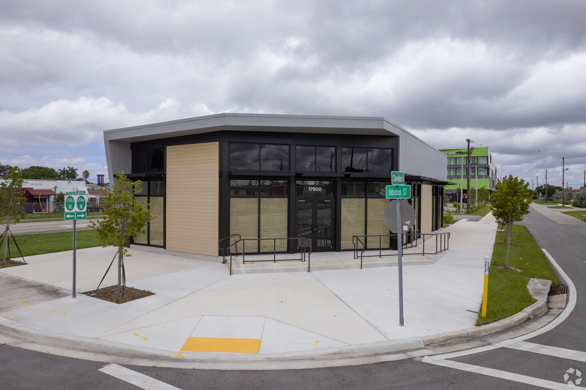 17800 W Cleveland Ave, Miami, FL à louer Photo principale– Image 1 sur 10