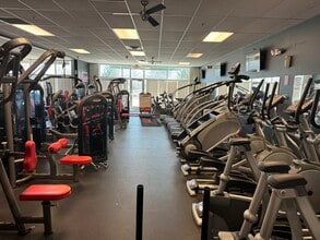 7221 State Park Rd, Fox Lake, IL à louer Photo intérieure– Image 1 sur 5