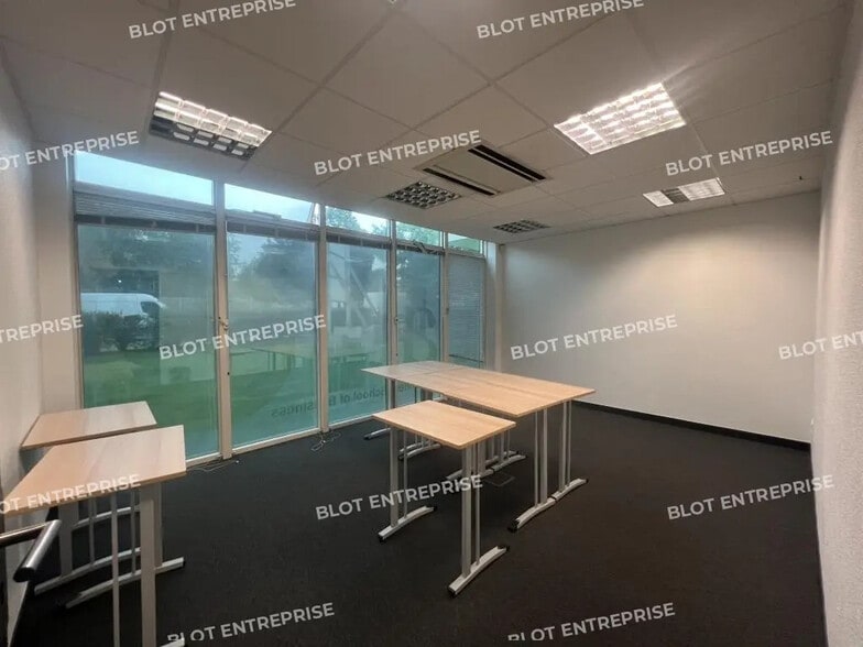 Bureau dans Rennes à louer - Photo de l’immeuble – Image 3 sur 17