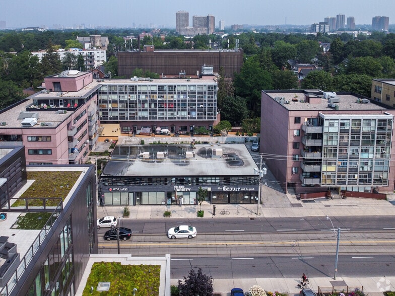 668-678 Kingston Rd, Toronto, ON à louer - Aérien – Image 2 sur 5