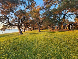 Plus de détails pour 1196 Lakeside Dr, Eagle Lake, TX - Spécialisé à vendre